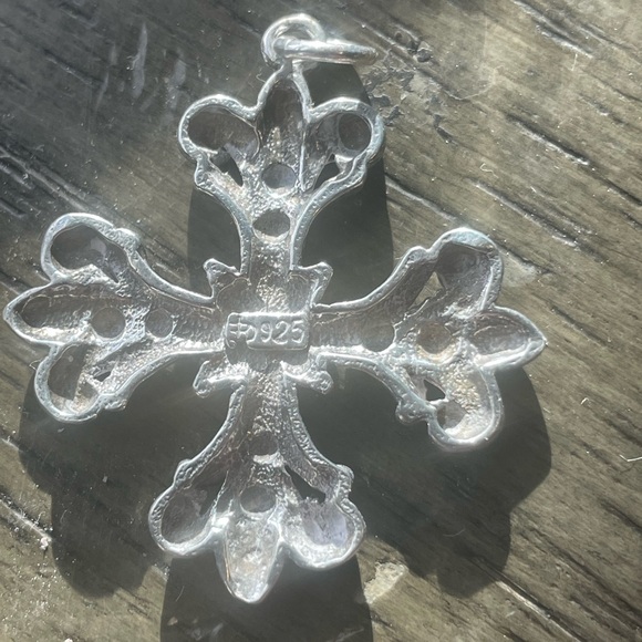 Sterling silver Christmas cross - Picture 6 of 7